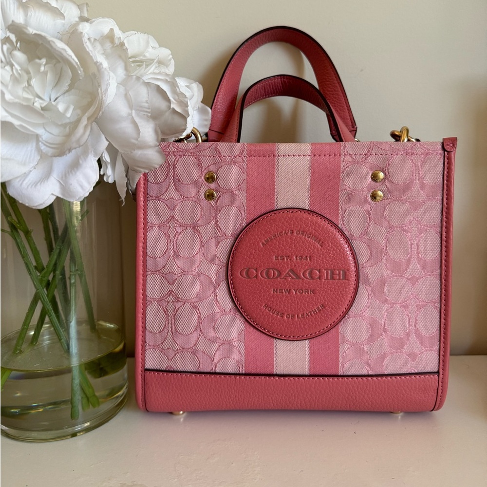 Coach Dempsey Tote 22 Pink